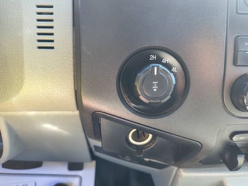 Used 2014 Ford F250 XL w/ Power Equipment Group AWD/4WD image 20