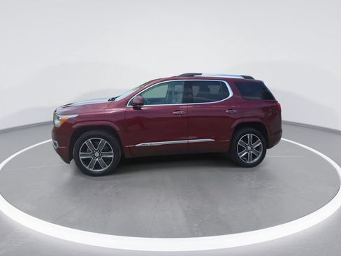Used 2018 GMC Acadia Denali w/ Technology Package FWD image 4