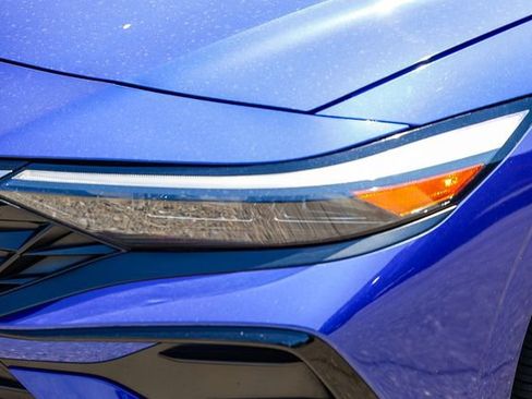 Certified 2025 Hyundai Elantra SEL FWD image 8
