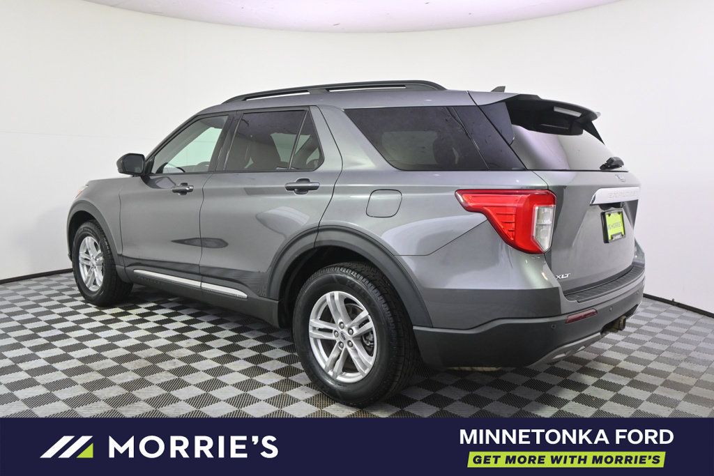Used 2021 Ford Explorer XLT w/ Equipment Group 202A AWD/4WD image 3