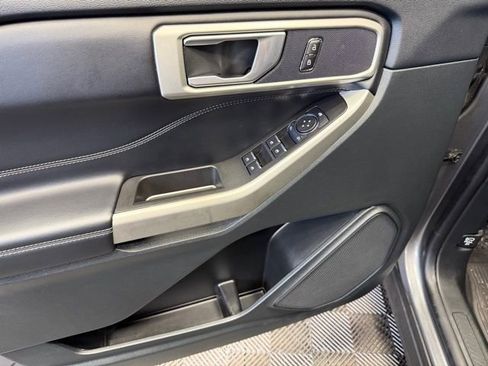 Used 2023 Ford Explorer XLT w/ Equipment Group 202A image 14