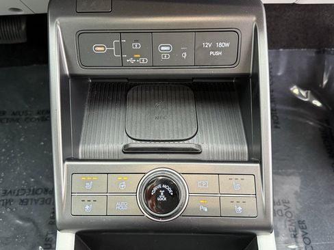 Certified 2025 Hyundai Kona Limited image 25