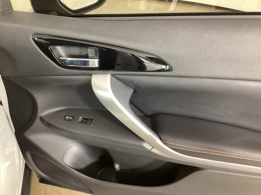 Used 2018 Mitsubishi Eclipse Cross SEL AWD/4WD image 28
