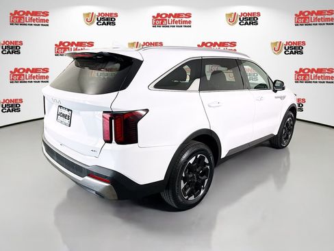 Used 2024 Kia Sorento S AWD/4WD image 17