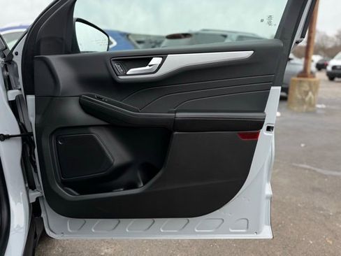 Certified 2025 Ford Escape Platinum image 16