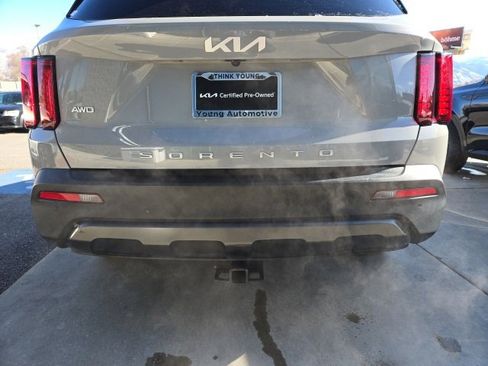 Used 2022 Kia Sorento S image 6