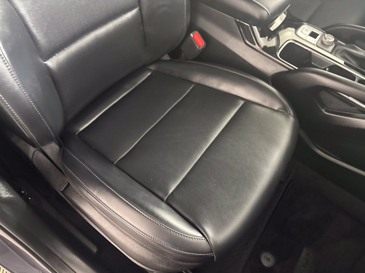 Used 2025 Kia Telluride LX FWD image 32