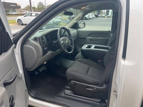 Used 2013 Chevrolet Silverado 1500 W/T RWD image 5