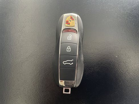 Used 2025 Porsche Macan S image 25