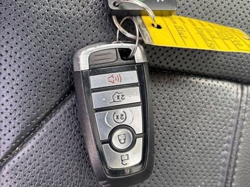 Used 2019 Ford Expedition Limited image 38