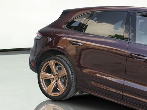 Used 2023 Porsche Macan GTS w/ Sport Chrono Package image 5