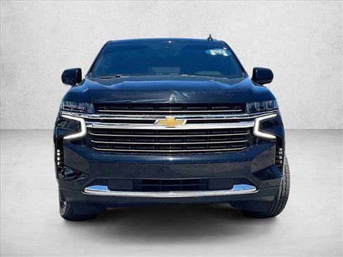 Used 2022 Chevrolet Suburban LT RWD image 3