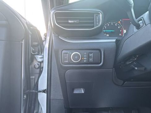 Used 2023 Ford Explorer XLT w/ Equipment Group 202A AWD/4WD image 16