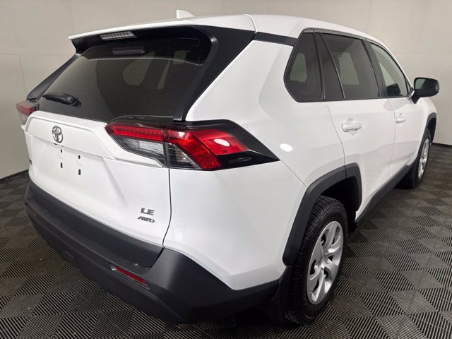 Used 2024 Toyota RAV4 LE AWD/4WD image 3