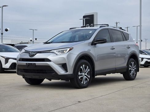 Used 2017 Toyota RAV4 LE image 2