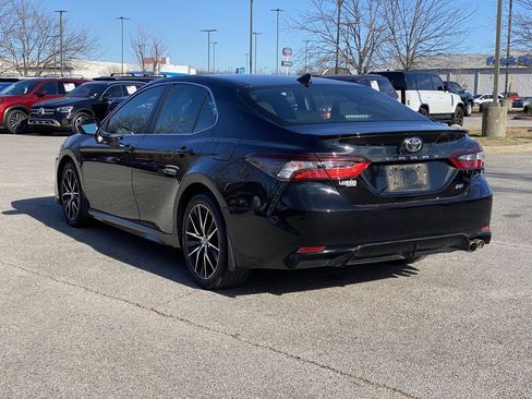 Used 2023 Toyota Camry SE image 5