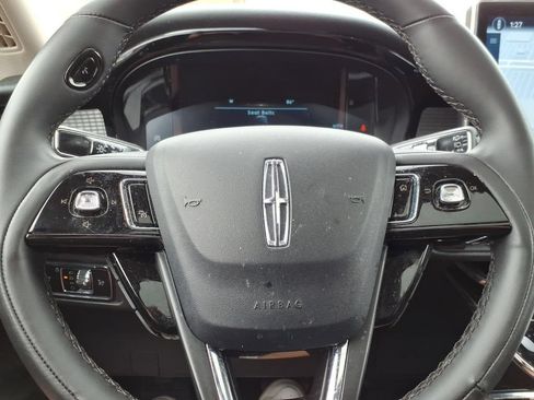 Used 2023 Lincoln Corsair AWD w/ Equipment Group 101A image 19