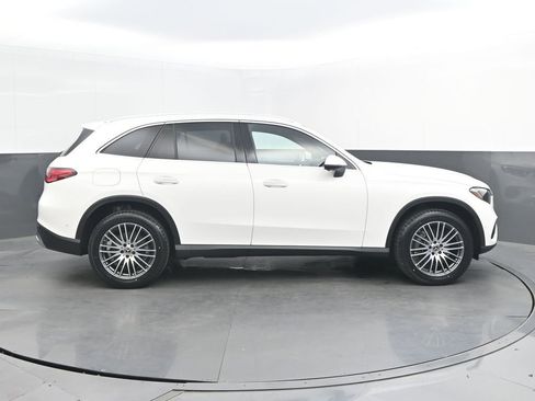 Used 2024 Mercedes-Benz GLC 300 4MATIC image 8