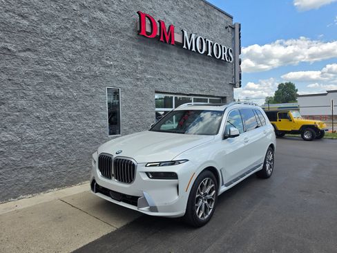 Used 2023 BMW X7 xDrive40i w/ Executive Package AWD/4WD image 18