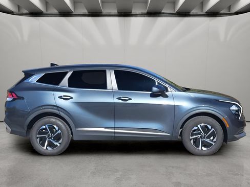 Used 2023 Kia Sportage LX AWD/4WD image 4
