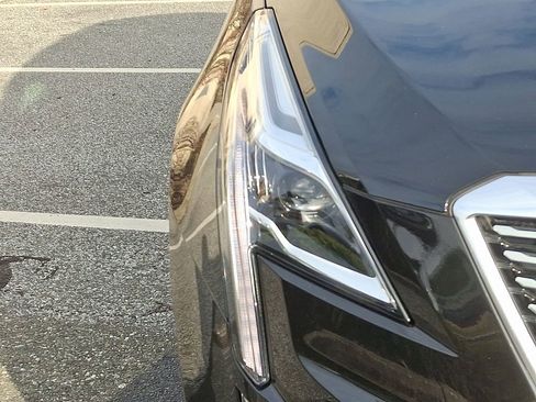 Certified 2025 Cadillac XT5 Premium Luxury w/ LPO, Floor Liner Package image 9