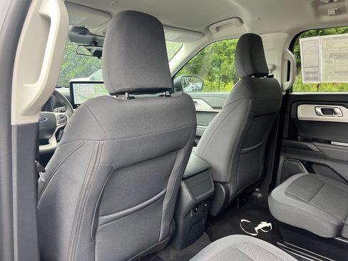 New 2026 Ford Explorer Active RWD image 16
