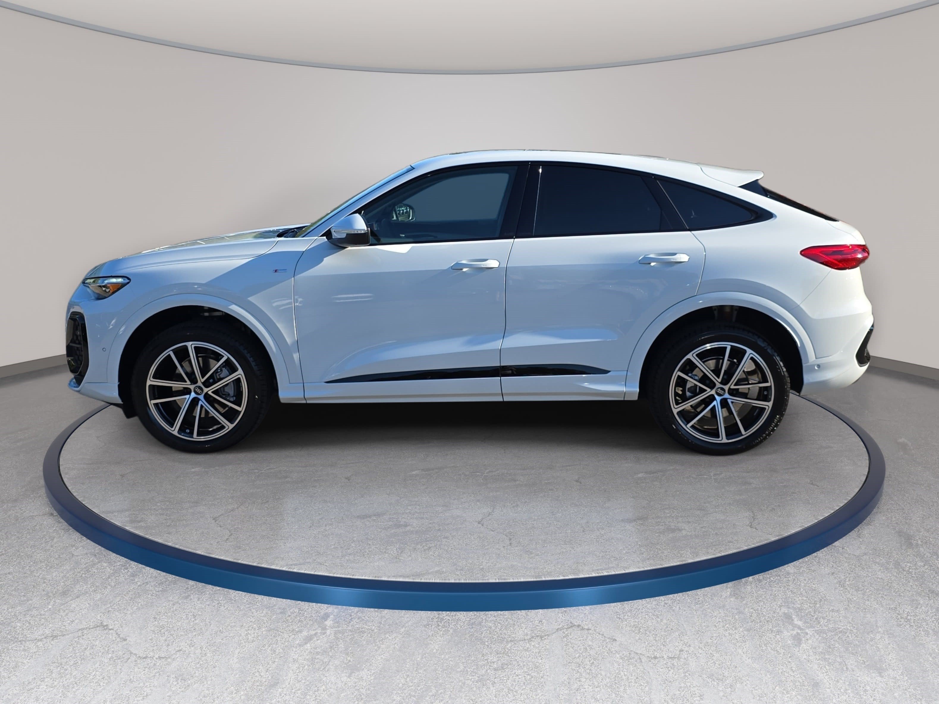 New 2026 Audi Q5 Premium Plus AWD/4WD image 8