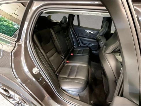 Used 2025 Volvo V60 B5 Cross Country Plus AWD/4WD image 26