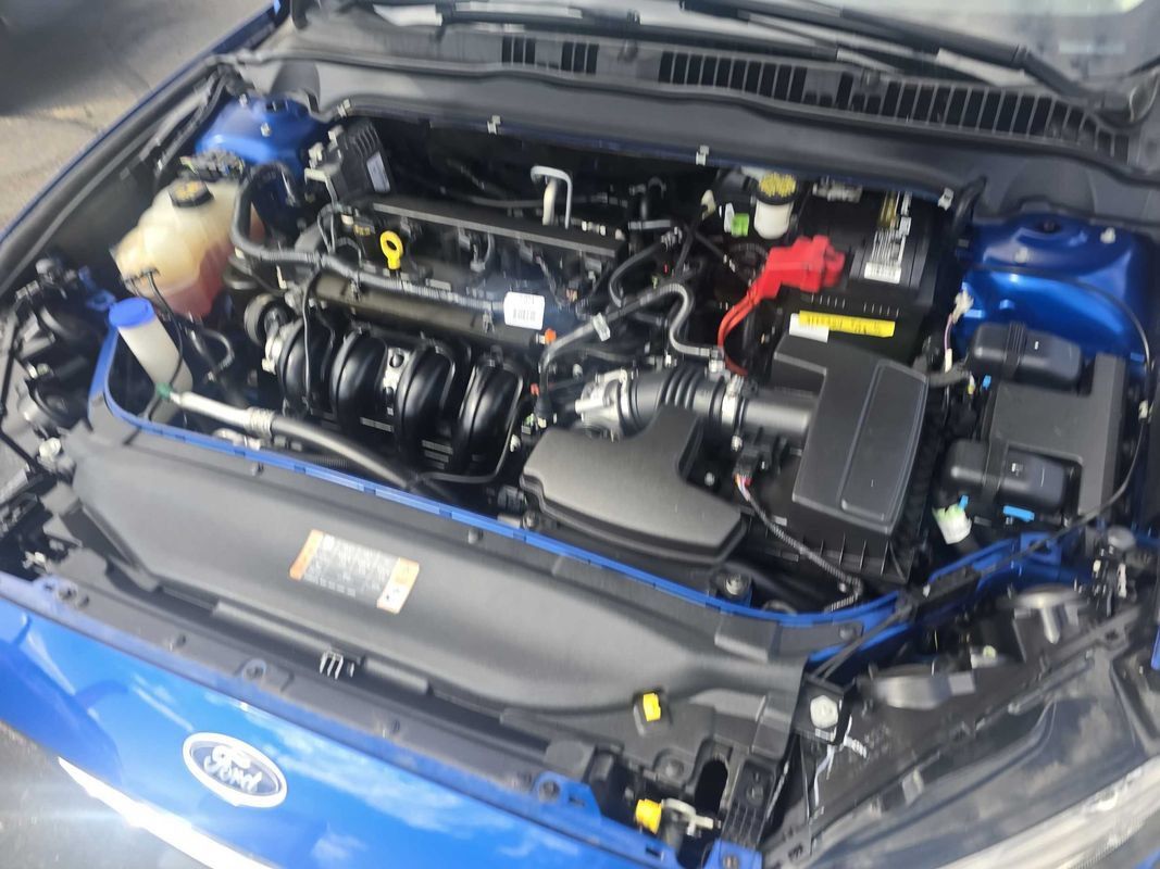 Used 2017 Ford Fusion SE FWD image 31