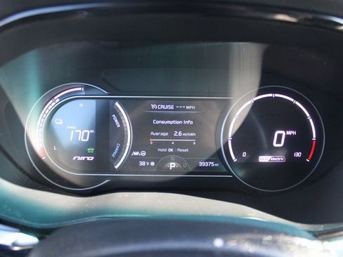 Certified 2022 Kia Niro EX w/ Cold Weather Package image 11