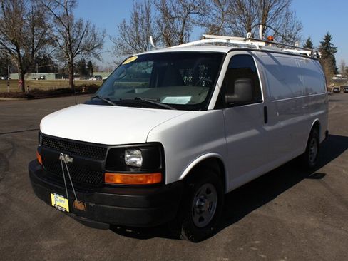 Used 2007 Chevrolet Express 1500 AWD image 2