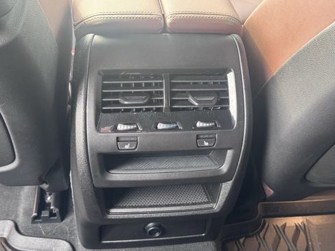 Used 2025 BMW X6 M60i w/ Parking Assistance Package image 17