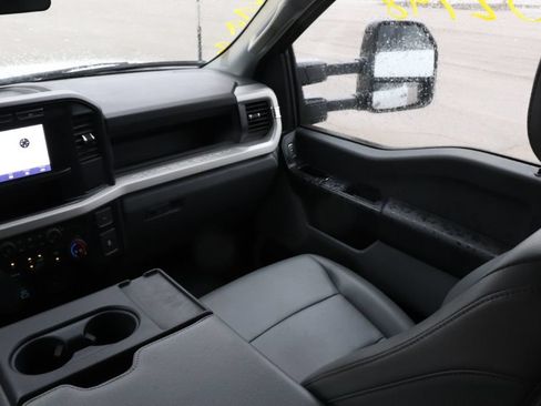 Used 2024 Ford F550 4x4 Crew Cab Super Duty image 17