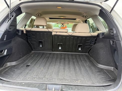 Used 2017 Subaru Outback 2.5i Limited AWD/4WD image 7