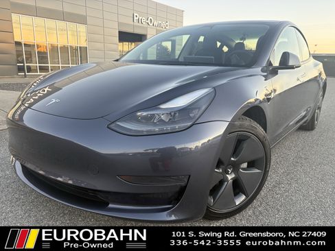 Used 2023 Tesla Model 3 Standard Range image 1