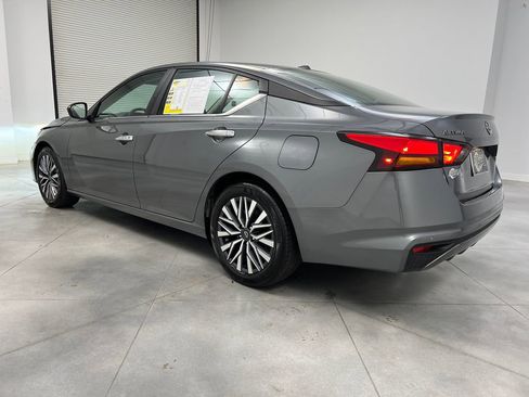 Used 2025 Nissan Altima 2.5 SV FWD image 5