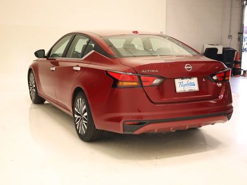 Used 2025 Nissan Altima 2.5 SV FWD image 7