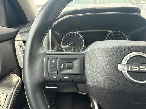 Used 2025 Nissan Rogue SV FWD image 13