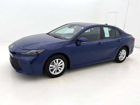 Used 2025 Toyota Camry LE AWD/4WD image 5