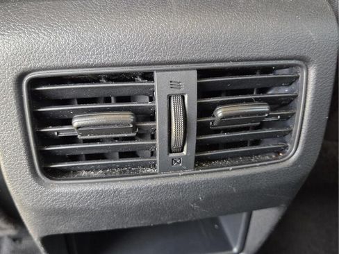 Used 2024 Nissan Rogue S FWD image 13