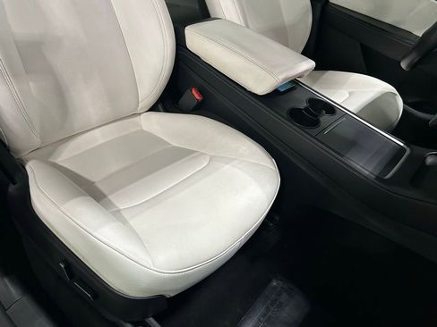 Used 2021 Tesla Model Y Performance image 26