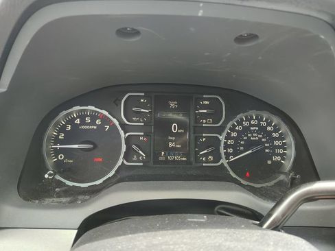 Used 2018 Toyota Tundra SR5 AWD/4WD image 13