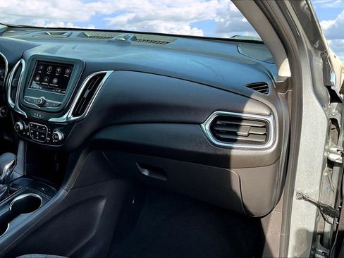Used 2024 Chevrolet Equinox LT image 28