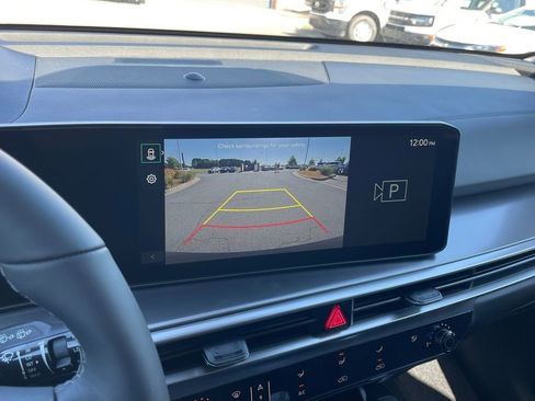 New 2026 Kia Sorento LX image 17