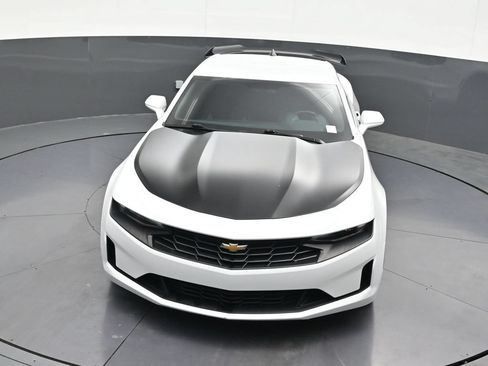Used 2021 Chevrolet Camaro LT RWD image 23