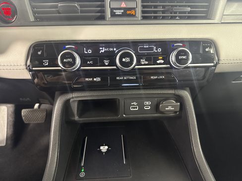 Certified 2023 Honda Pilot Touring image 31