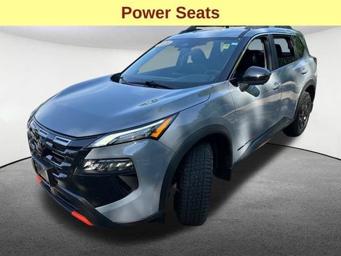 Used 2025 Nissan Rogue SV AWD/4WD image 5
