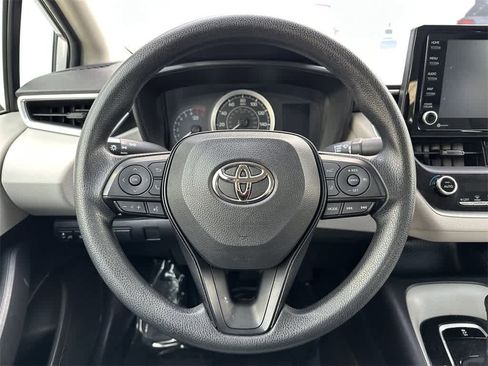 Used 2022 Toyota Corolla LE image 15