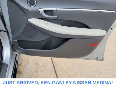 Used 2025 Hyundai Sonata SEL FWD image 21