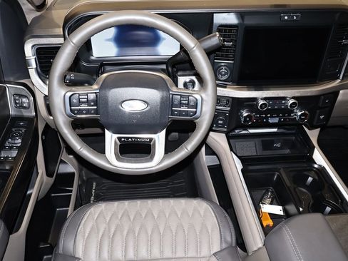 Certified 2025 Ford F350 Platinum w/ Platinum Plus Package image 23